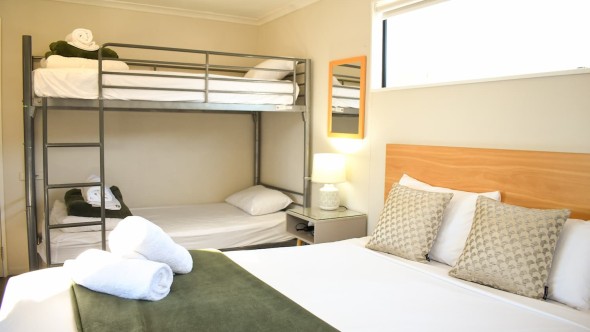 Queen bed and bunk Ensuite Cabin Tekapo