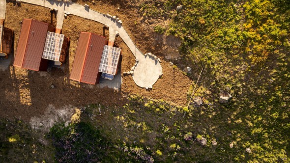 The Huts at Lakes Edge Outside