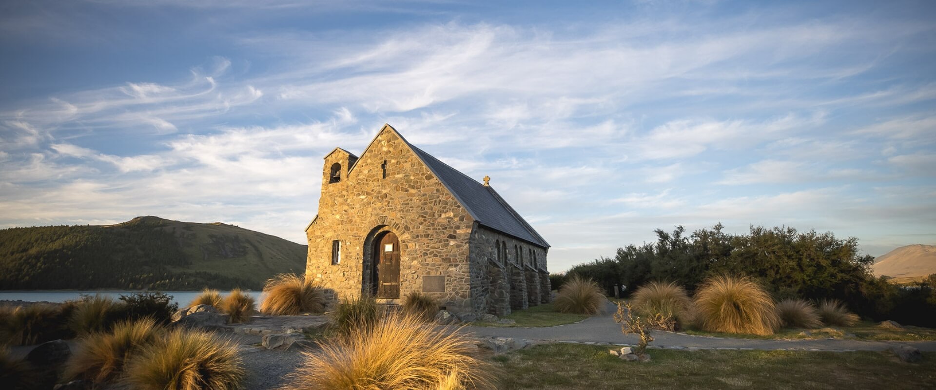 Church Of The Good Shepherd With Tekapo Lakeview